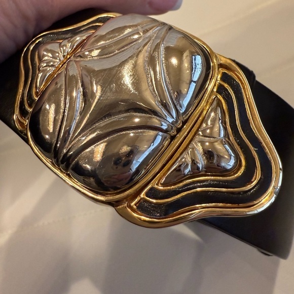 Judith Leiber black leather belt with gold/silver details - Picture 11 of 12